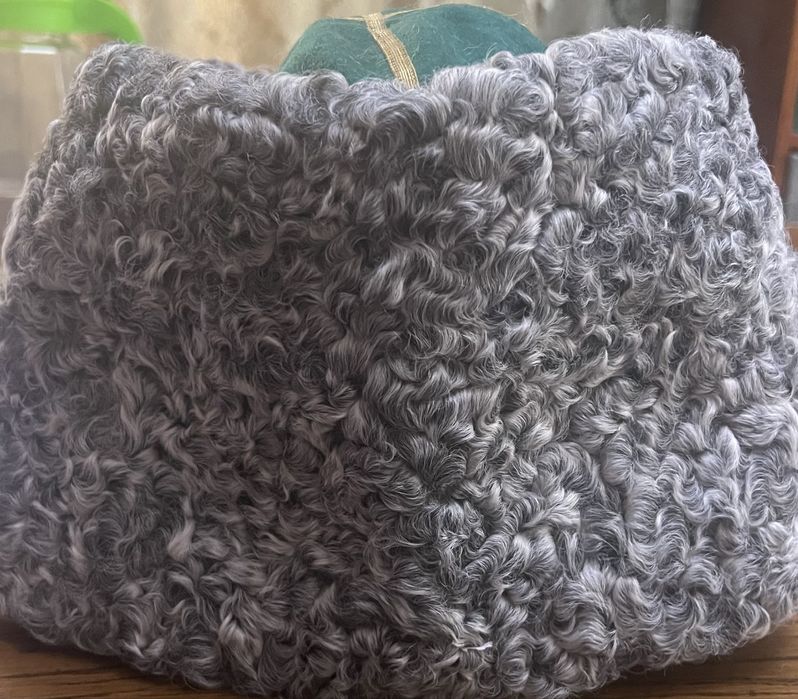 Продам каракулевую папаху