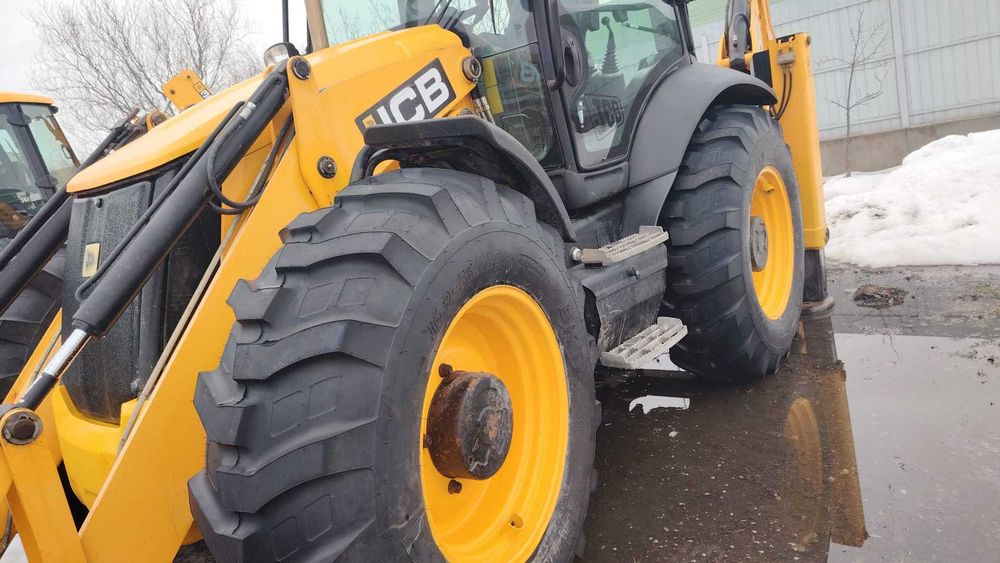 Buldoexacvator JCB 4CX