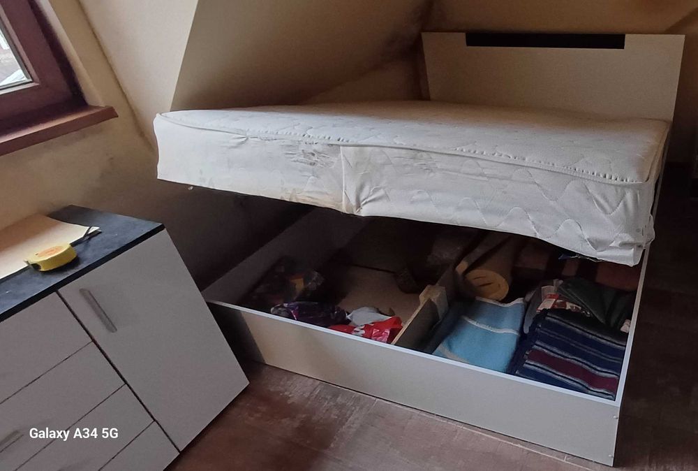 Спалня с матрак 160/200