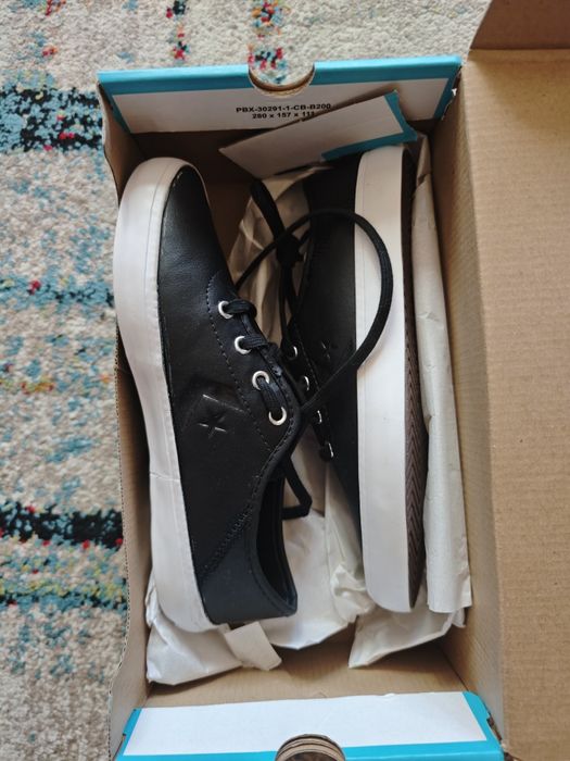 Tenesi Converse marime 35.5 potrivit la 37