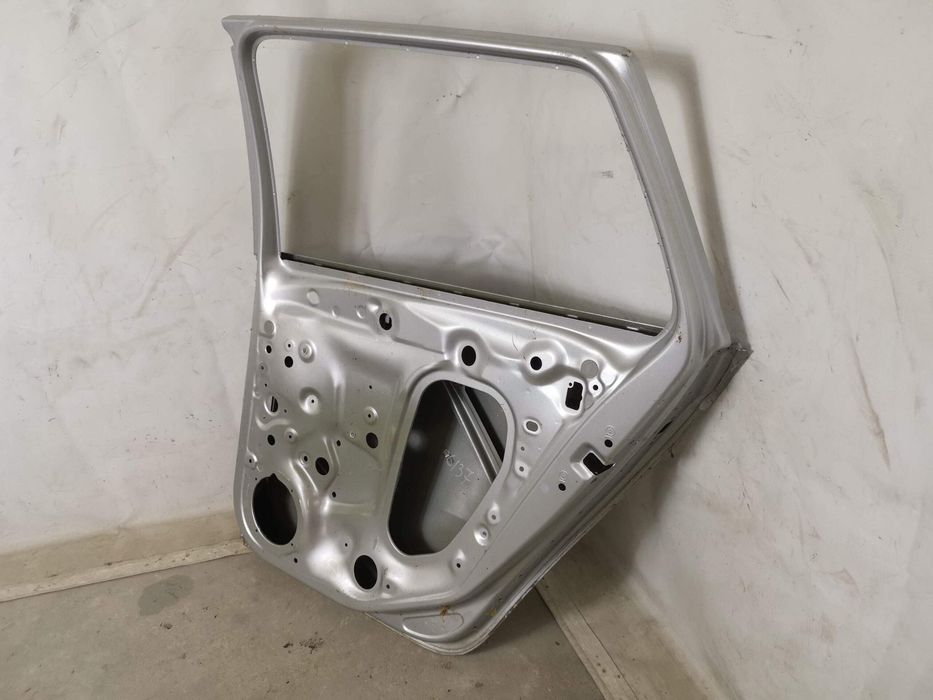 Шкода Камик / Skoda Kamiq 1 Оригинална дясна задна врата