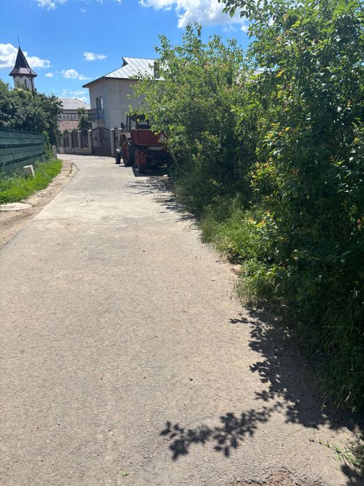 Teren de vânzare 1100mp deschidere 18ml la drum asfaltat