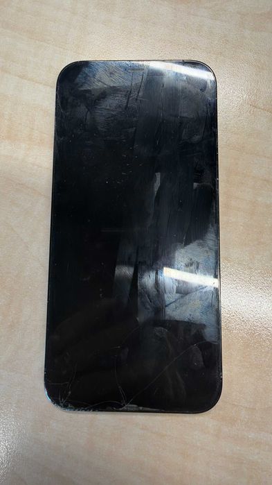 Vand telefon mobil Iphone 12 Pro MAX,  bine întreținut cu un acumulator,  Stare bună, dețin cutia originală și acumulatorul. Unic proprietar.