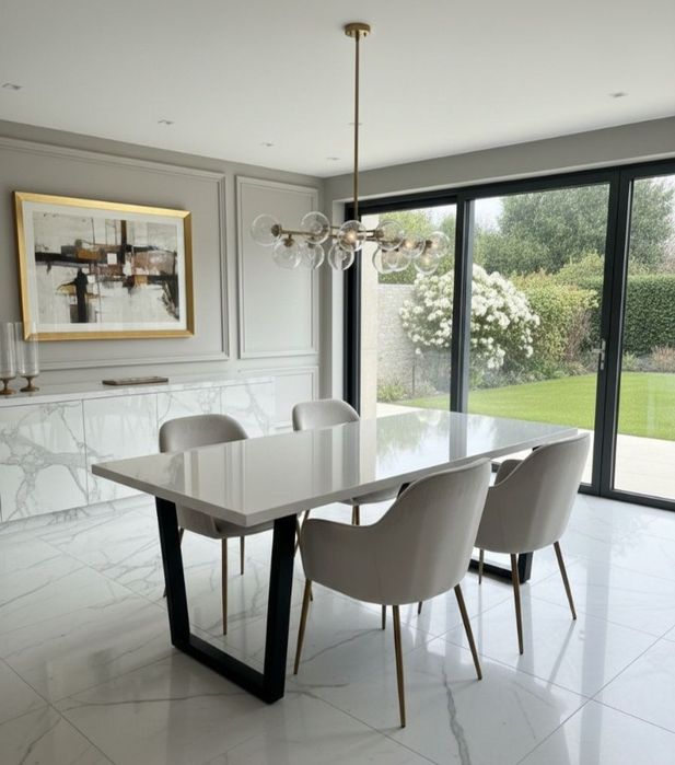 Кухонный стол  .