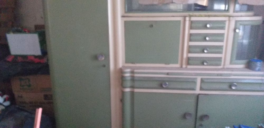Mobilă de bucatarie veche