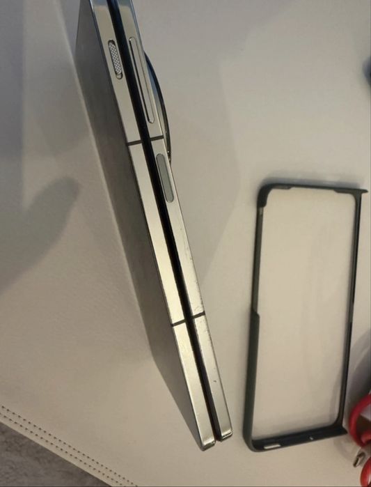 Vand telefon Oneplus open 16 GB Ram 512 GB storage