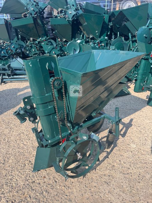 Masina de Plantat Cartofi Pentru Motocultor