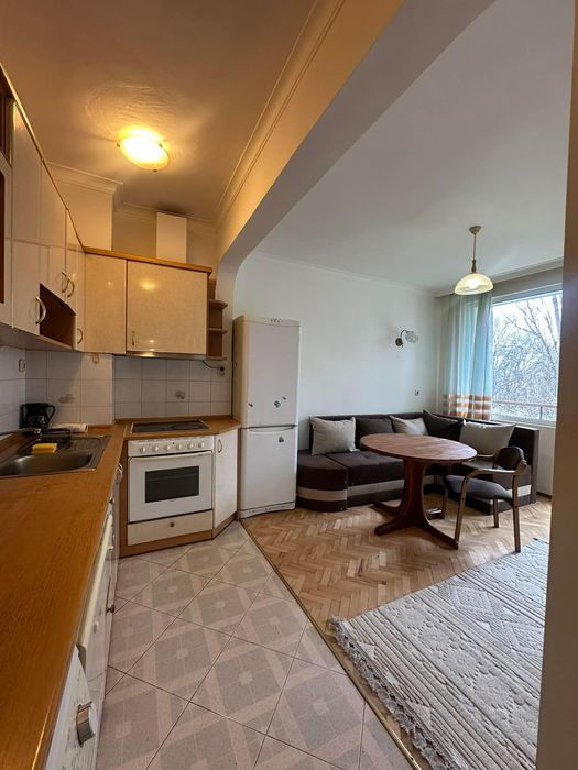 Тристаен апартамент в ж.к. Хиподрума