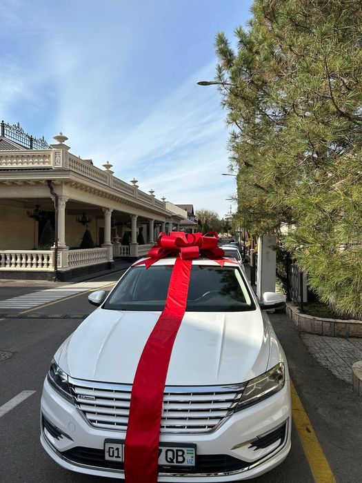 Sovga uchun bantik moshinaga