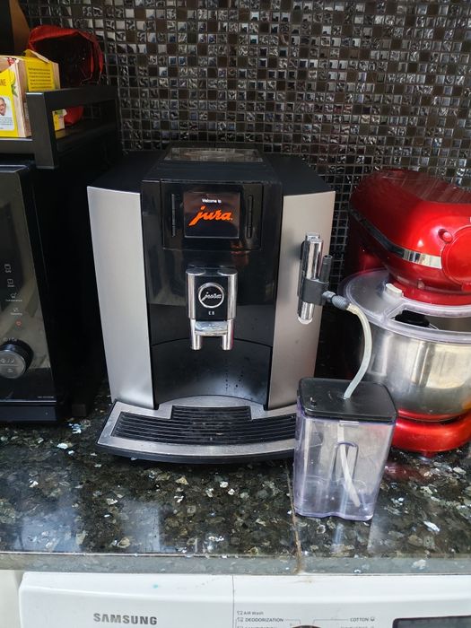 Jura E8 Mașina de cafea Premium  High End!