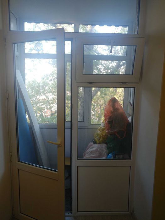 Продам пластиковый балкон 2.70х1.45