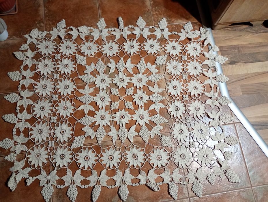 Vând fețe de masă milieuri macrame