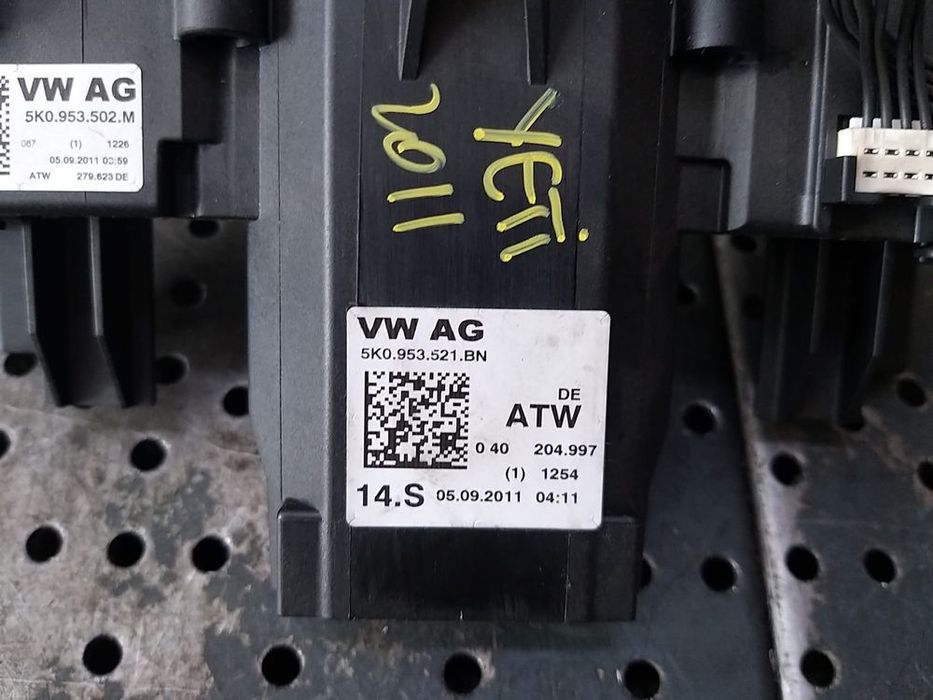 Bloc manete semnalizare stergator parbriz skoda yeti 5l 5k0953521bn