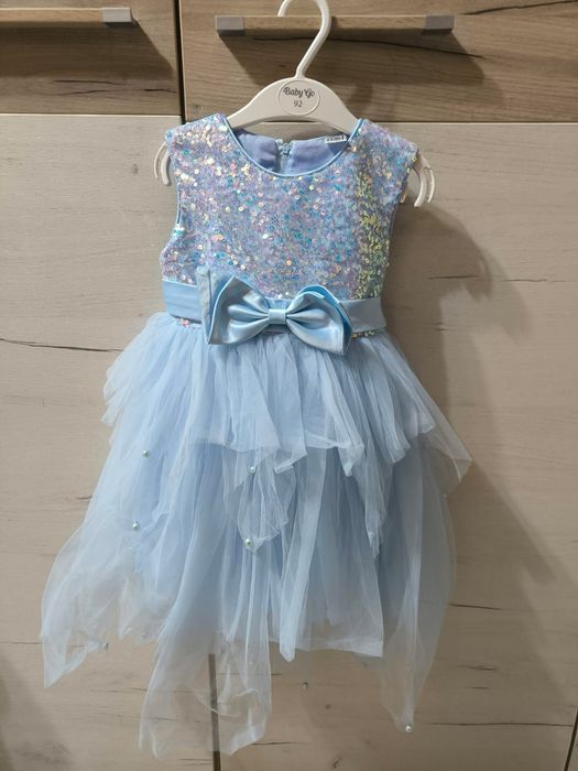 Продам платья на девочку