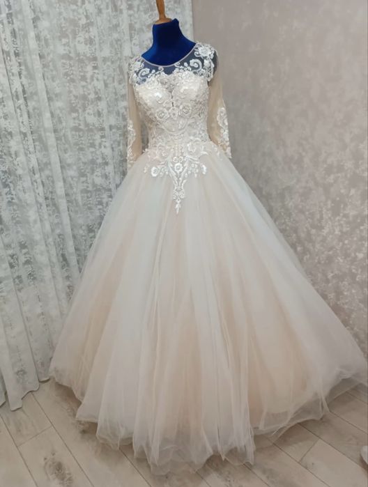 Продам свадебные платья