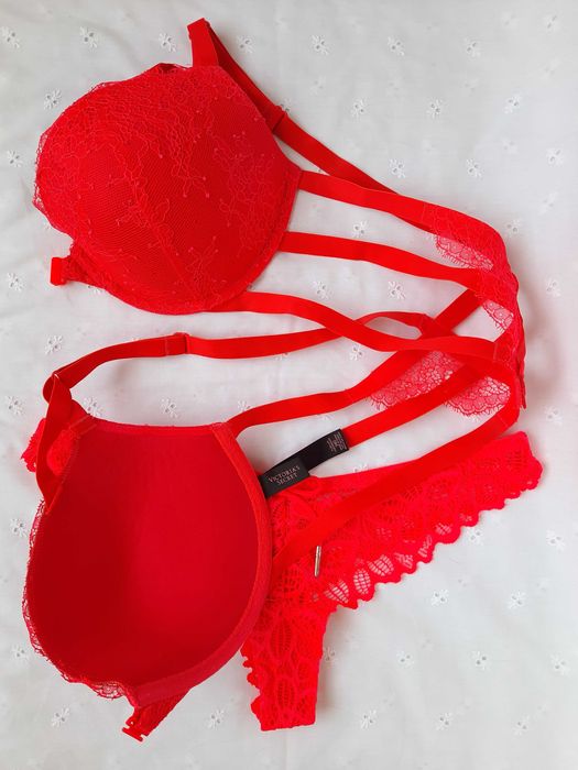 Victoria's Secret  Iined perfect  coverage сутиен и бикини