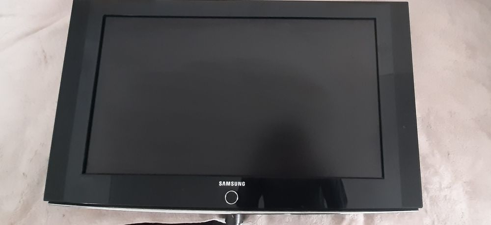 Продам телевизор | Самсунг