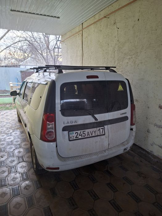 Продам машину Ларгус