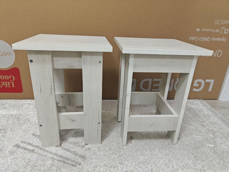 Табуретки белые 2 шт.