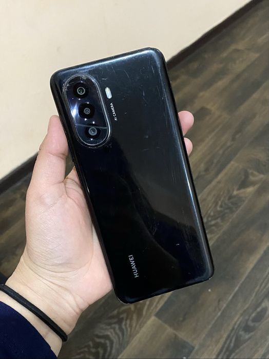 Huawei Nova Y70.