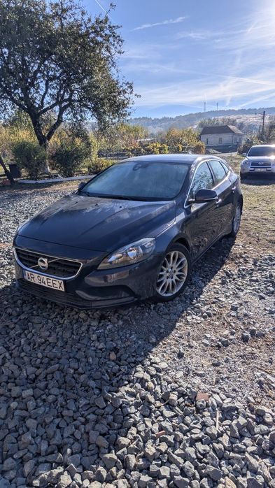 VOLVO V40 2013 — imagine 1