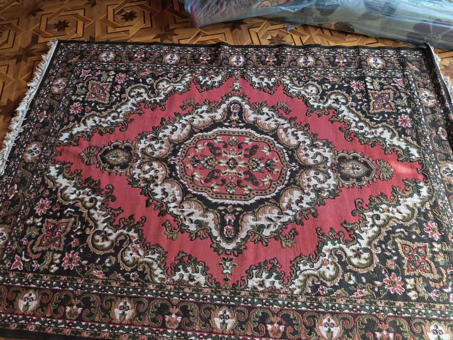 Продаются ковры в хорошем состоянии каждый по 200 000сум