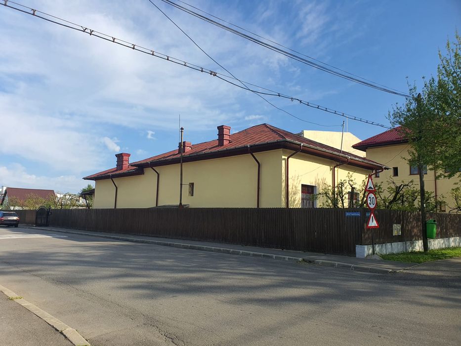 Casa De Vanzare - Gaesti