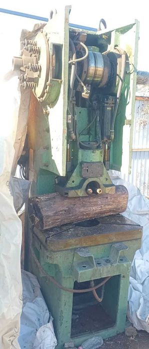 Ексцентър преси 25,63,100;ПЕ63А на части; метални палети;хидравл.преси