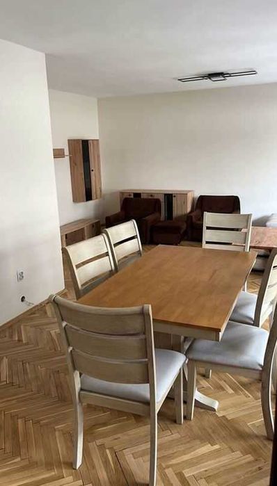 Дава се под наем Тристаен апартамент в Пловдив, Център - 100 кв.м за 500 € - Снимка #1