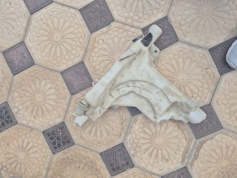 Бачок стеклоомывателя от исузу