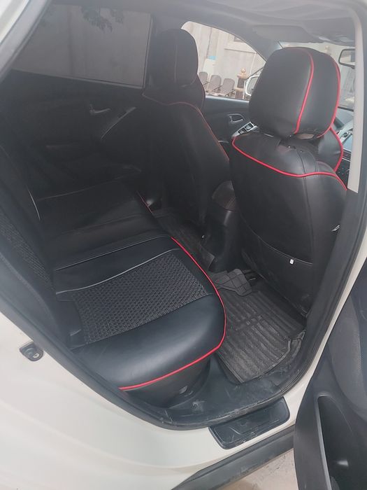 Hyundai tacson sotiladi 11500$