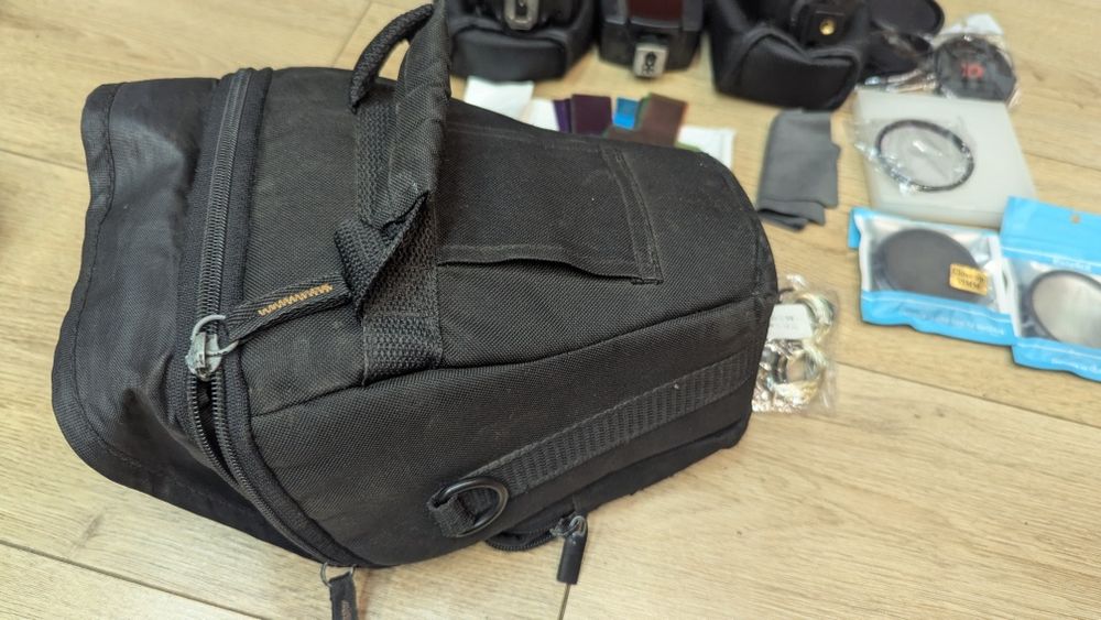 Sony A7R фотоапарат + обектив 28-70(FE 3,5-5,6) + подаръци