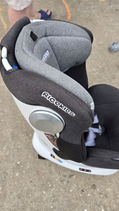 Scaun auto copil cu isofix