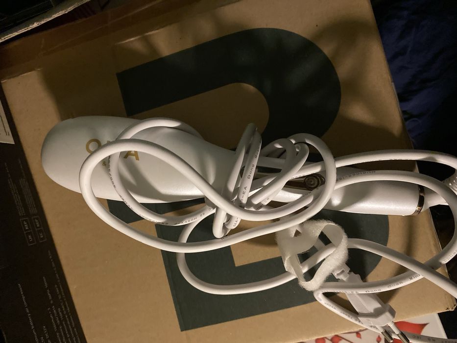 Perie electrica pentru indreptarea parului