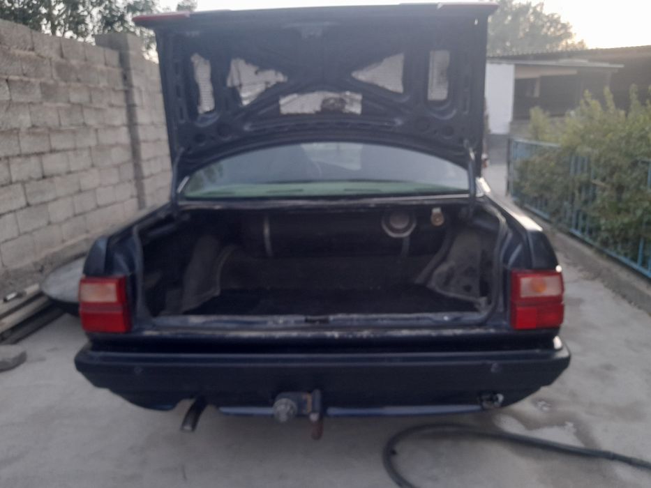 Ауди 100 сатылады