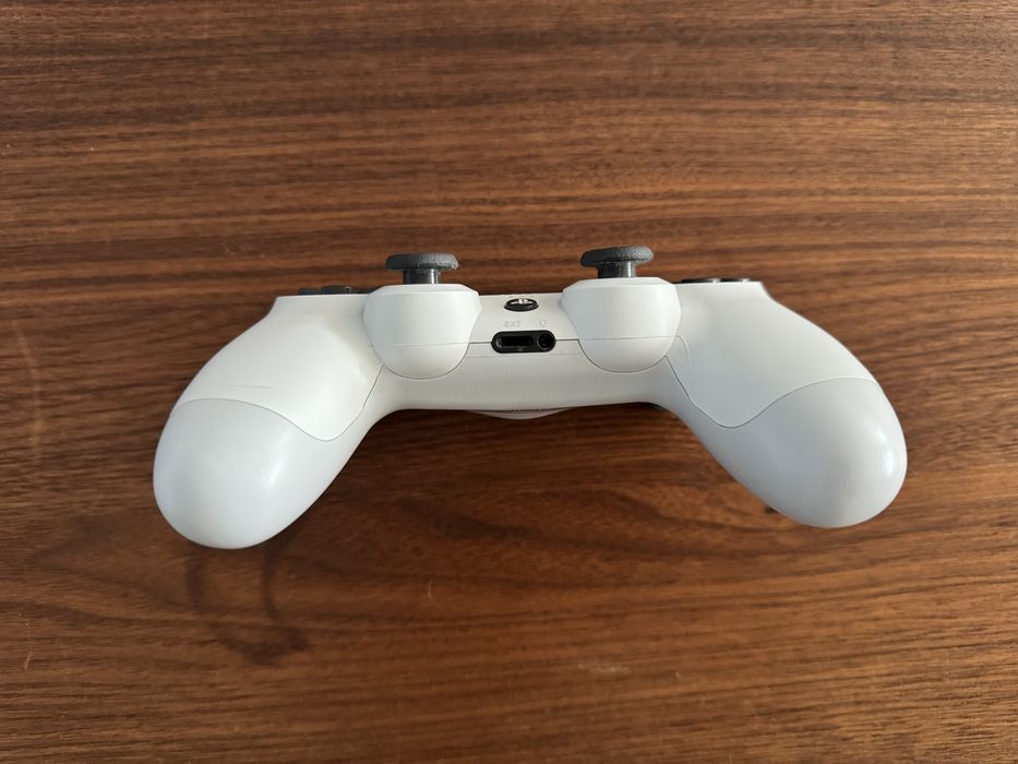 PlayStation 4 DualShock Controller – отлично състояние