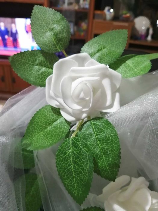 Изкуствени цветя 2бр.