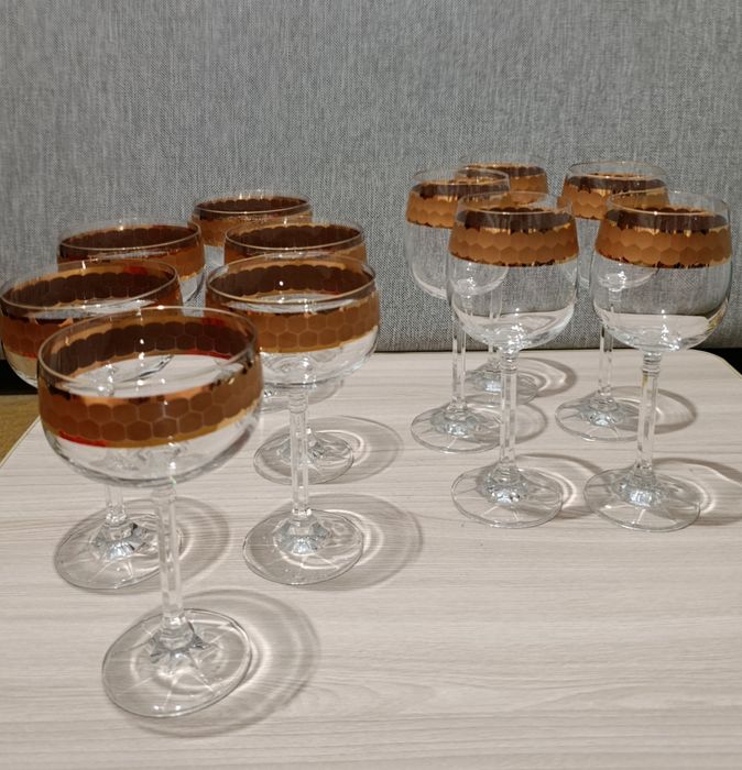 Продам,сервизы и прочее район Кск