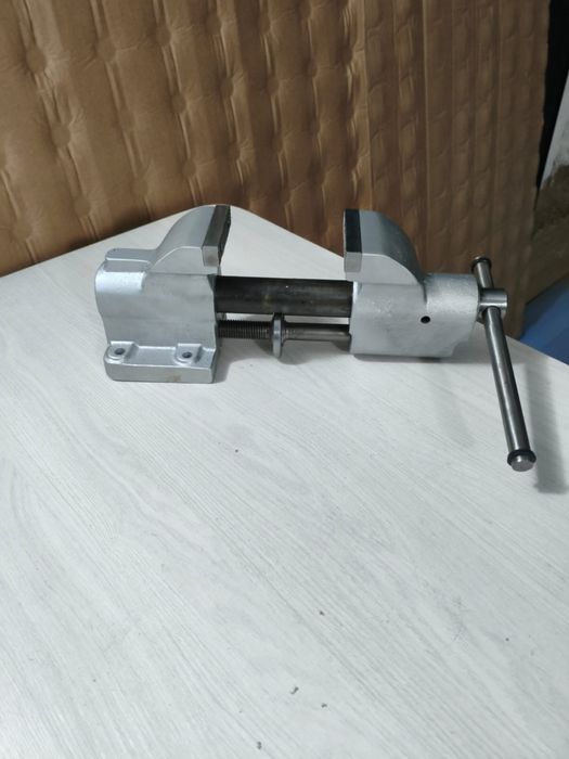 Тиски производства СССР