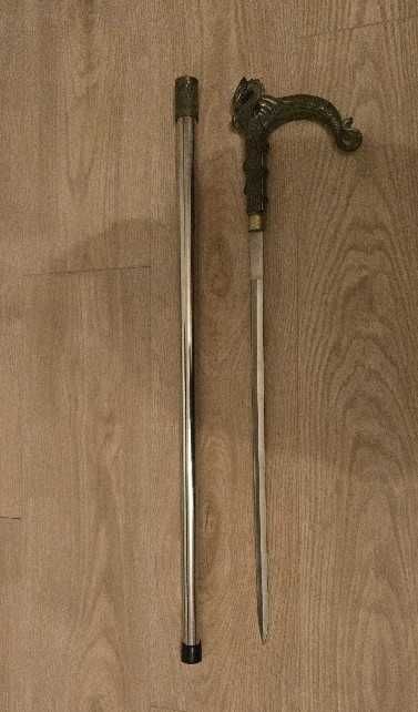 Бастун с вграден кинжал