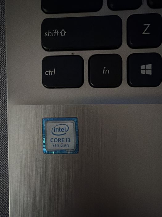 Laptop Asus A541U