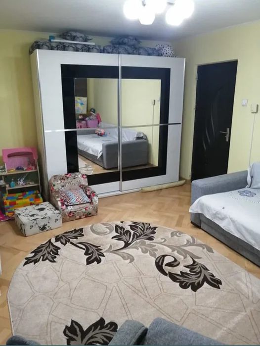 Inchiriez apartament 2 camere