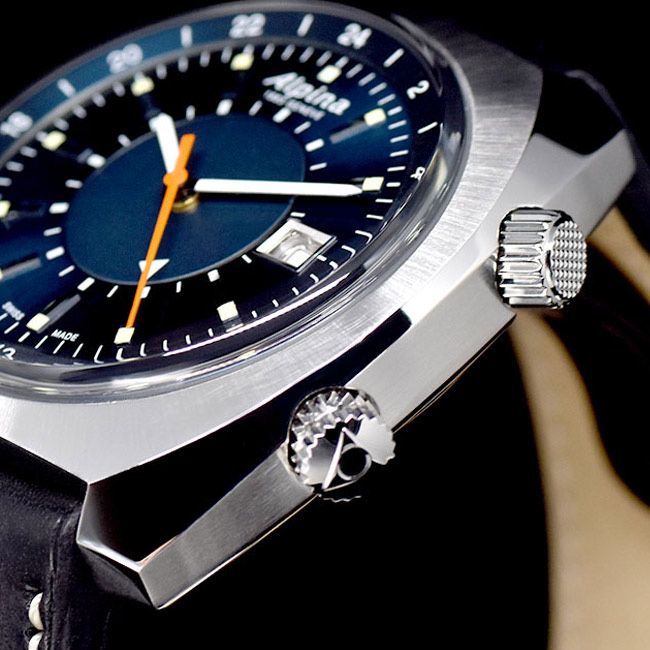 Швейцарские часы Alpina, механика с функцией GMT