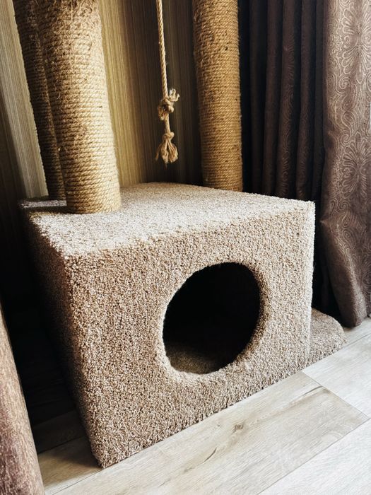 Домик для кошек большой