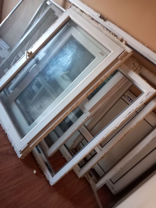 Geamuri termopane și o ușă