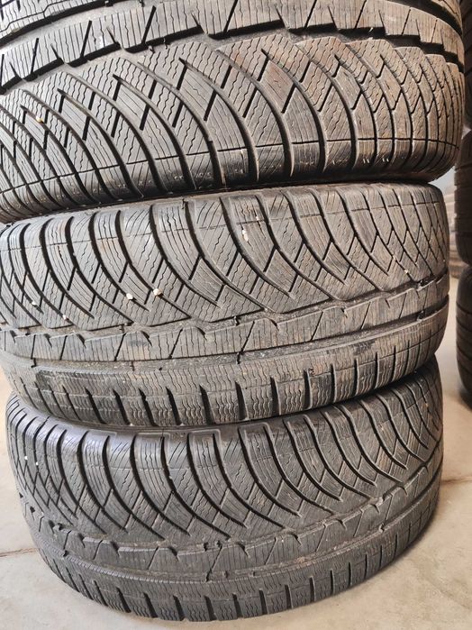 4бр.зимни гуми 215/45/18 Michelin