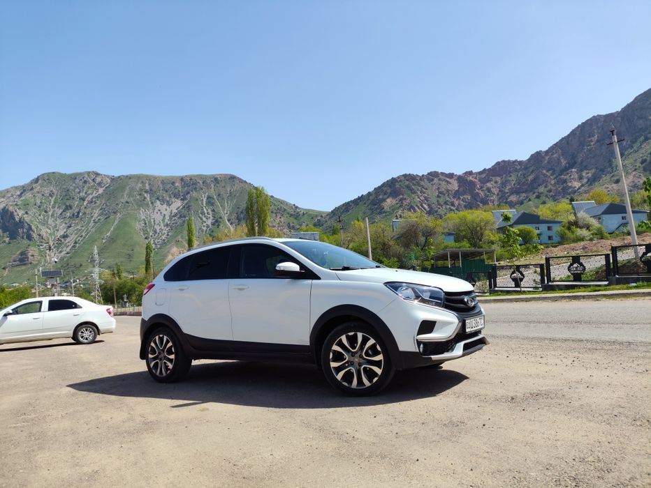 Продам автомобиль LADA X-RAY CROSS