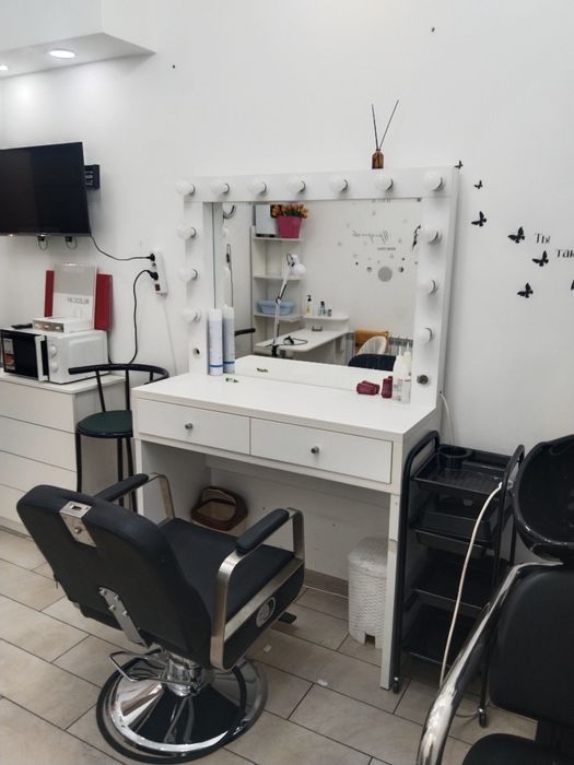 Столы для парикмахерских