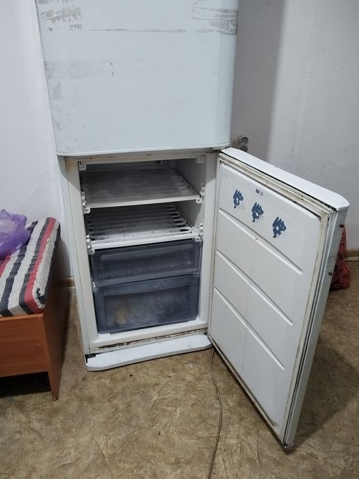 Холодильник Estel