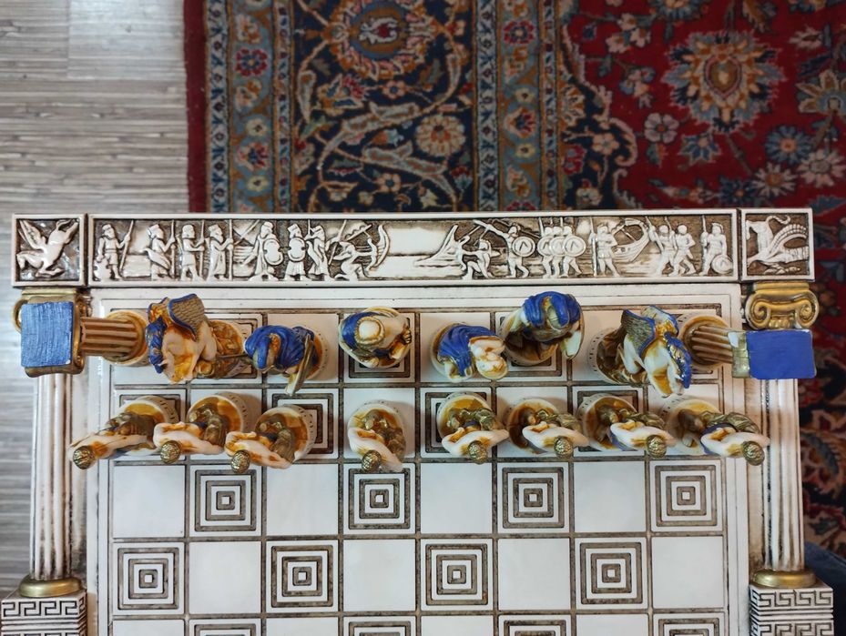 Гранитен шах с древногръцки мотиви - Зевс и Хера